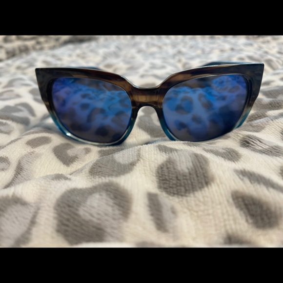 Costa Accessories - Used women’s costs fishing sunglasses